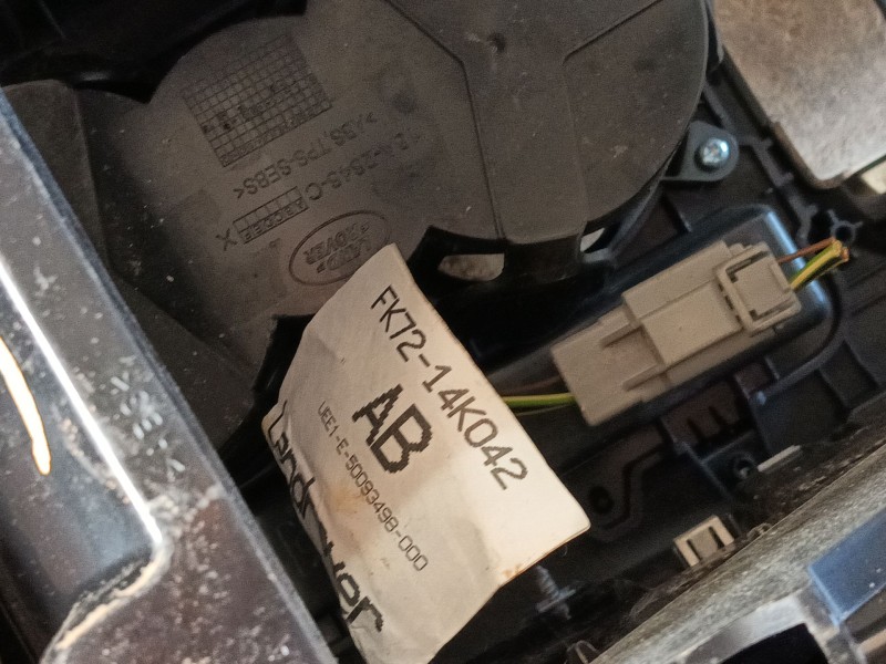 Recambio de apoyabrazos central para land rover discovery sport (l550) 2.0 d referencia OEM IAM   