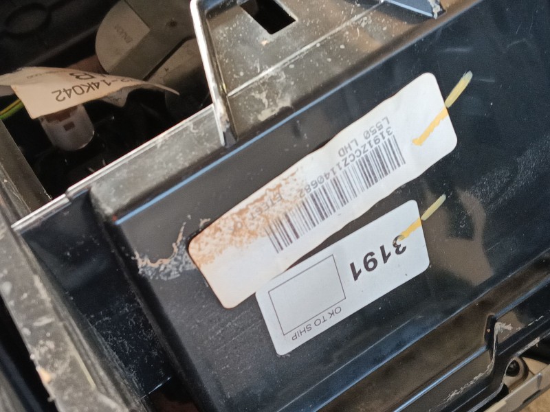 Recambio de apoyabrazos central para land rover discovery sport (l550) 2.0 d referencia OEM IAM   