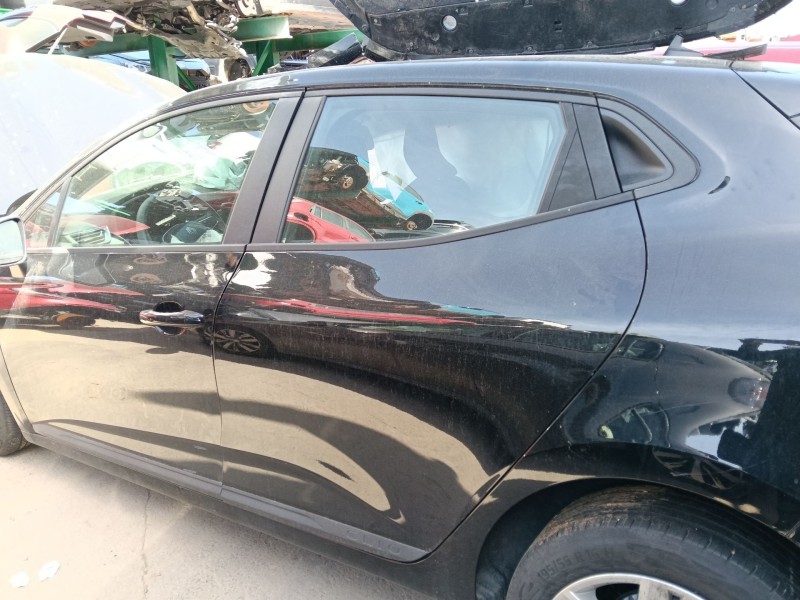 Recambio de puerta trasera izquierda para renault clio v (b7_) tce 90 (b7mt) referencia OEM IAM   