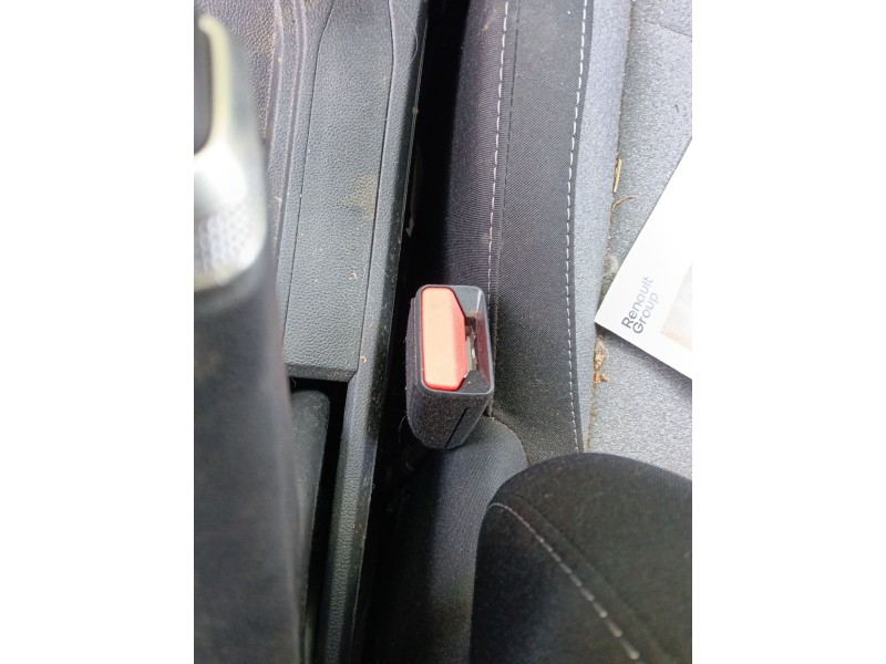 Recambio de enganche cinturon delantero derecho para renault clio v (b7_) tce 90 (b7mt) referencia OEM IAM   