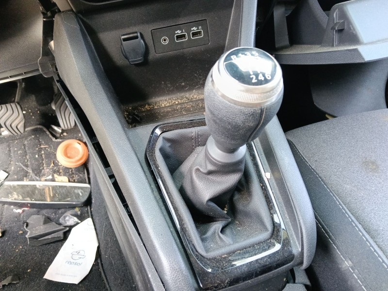 Recambio de pomo palanca cambio para renault clio v (b7_) tce 90 (b7mt) referencia OEM IAM   