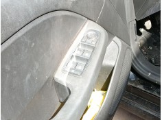 Recambio de mando elevalunas delantero izquierdo para renault clio v (b7_) tce 90 (b7mt) referencia OEM IAM   