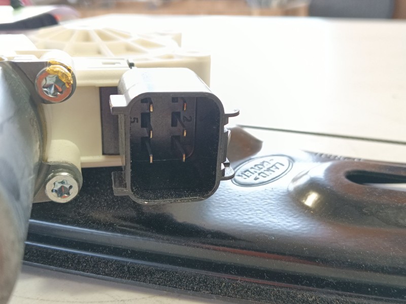 Recambio de elevalunas trasero izquierdo para land rover discovery sport (l550) 2.0 d referencia OEM IAM LR126075  