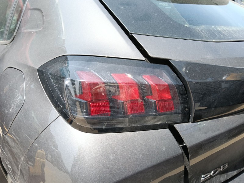 Recambio de piloto trasero izquierdo para peugeot 208 ii (ub_, up_, uw_, uj_) 1.2 puretech 100 referencia OEM IAM   