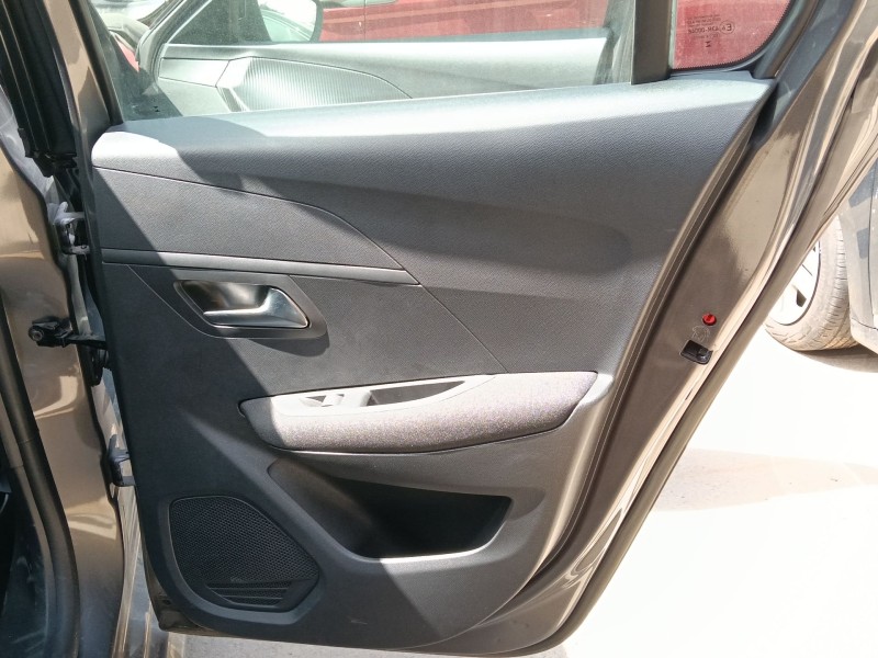 Recambio de guarnecido puerta trasera derecha para peugeot 208 ii (ub_, up_, uw_, uj_) 1.2 puretech 100 referencia OEM IAM   