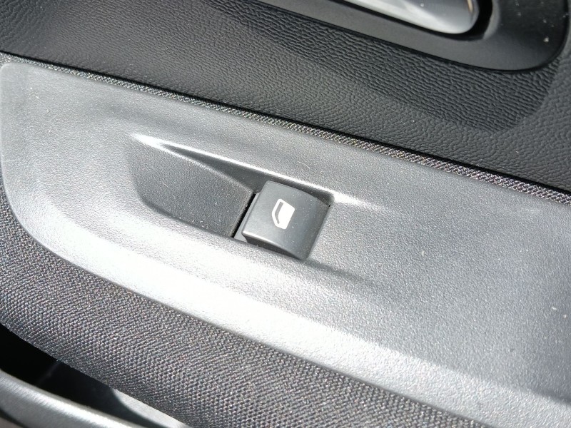 Recambio de mando elevalunas delantero derecho para peugeot 208 ii (ub_, up_, uw_, uj_) 1.2 puretech 100 referencia OEM IAM   