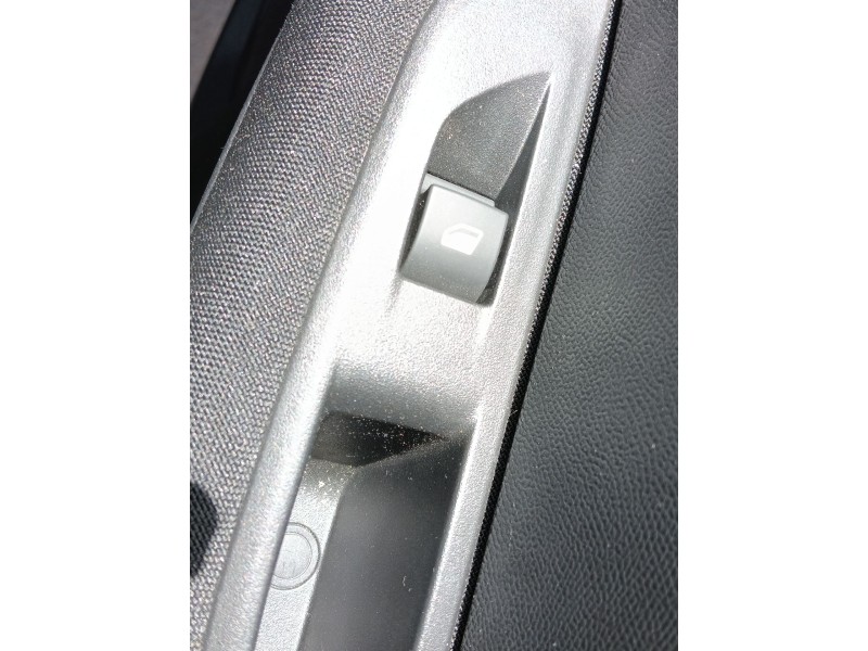 Recambio de mando elevalunas trasero derecho para peugeot 208 ii (ub_, up_, uw_, uj_) 1.2 puretech 100 referencia OEM IAM   