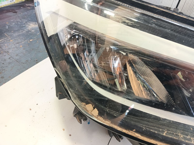 Recambio de faro derecho para volkswagen id.4 (e21) pro eléctrico referencia OEM IAM 11B941030B  