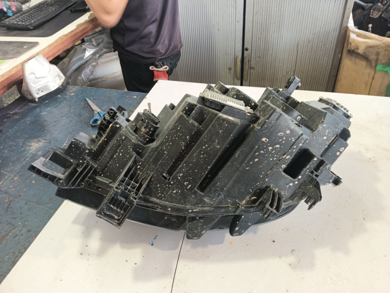 Recambio de faro derecho para volkswagen id.4 (e21) pro eléctrico referencia OEM IAM 11B941030B  