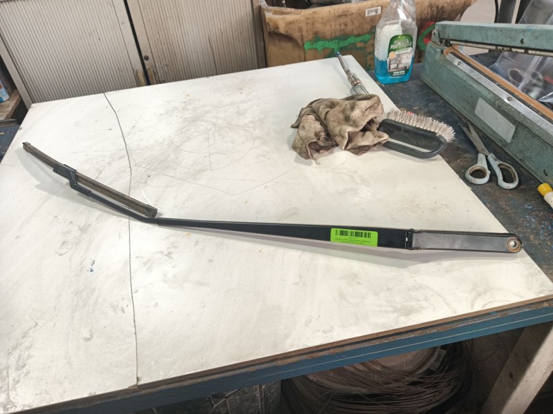 Recambio de brazo limpia delantero derecho para volkswagen id.4 (e21) pro eléctrico referencia OEM IAM   