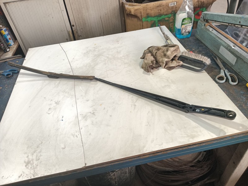 Recambio de brazo limpia delantero derecho para volkswagen id.4 (e21) pro eléctrico referencia OEM IAM   