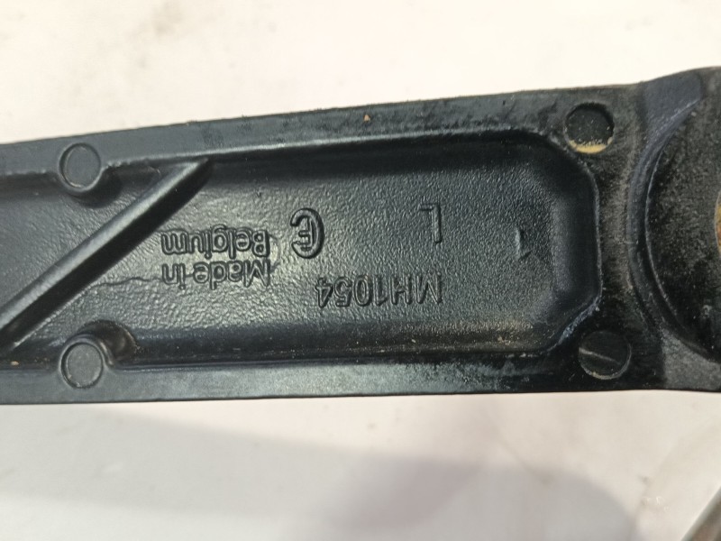 Recambio de brazo limpia delantero derecho para volkswagen id.4 (e21) pro eléctrico referencia OEM IAM   