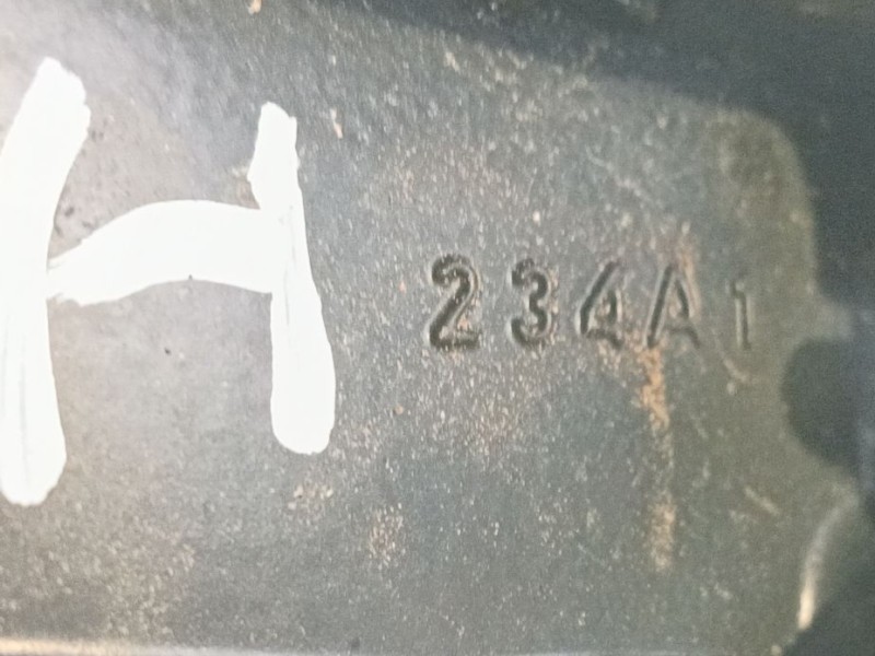 Recambio de brazo limpia delantero izquierdo para land rover discovery sport (l550) 2.0 d referencia OEM IAM LR082684  