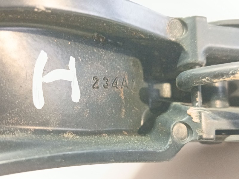 Recambio de brazo limpia delantero izquierdo para land rover discovery sport (l550) 2.0 d referencia OEM IAM LR082684  