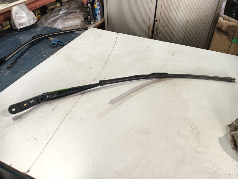 Recambio de brazo limpia delantero izquierdo para mg zs suv (azs1) 1.0 t-gdi referencia OEM IAM   