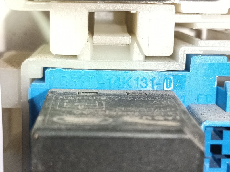 Recambio de caja reles / fusibles para land rover discovery sport (l550) 2.0 d referencia OEM IAM   