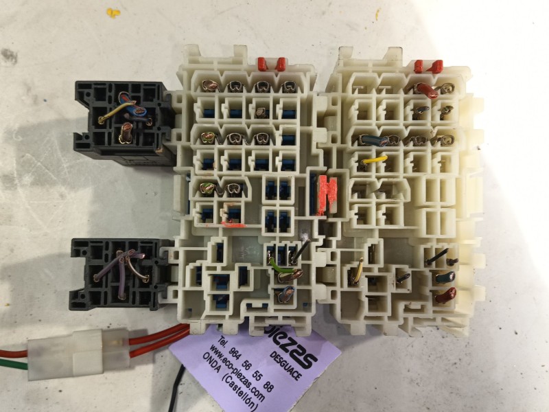 Recambio de caja reles / fusibles para land rover discovery sport (l550) 2.0 d referencia OEM IAM   