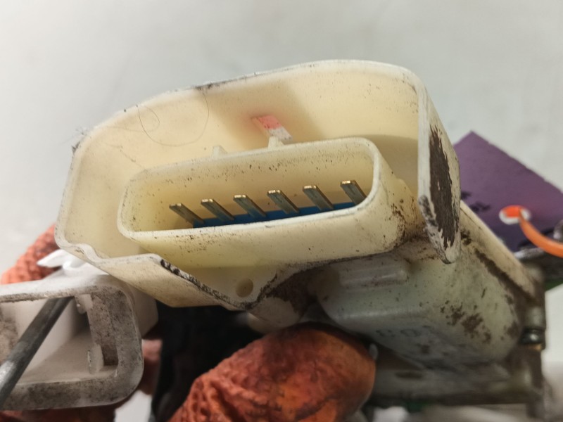 Recambio de cerradura puerta delantera izquierda para toyota yaris (_p1_) 1.4 d-4d (nlp10_) referencia OEM IAM 6932052280  