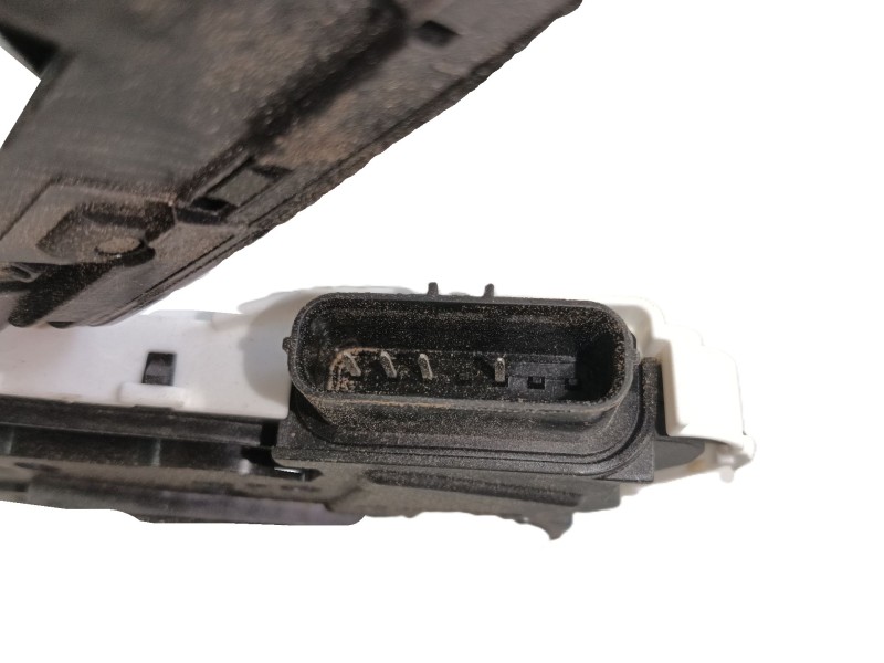 Recambio de cerradura puerta delantera derecha para mg zs suv (azs1) 1.0 t-gdi referencia OEM IAM 10640588  