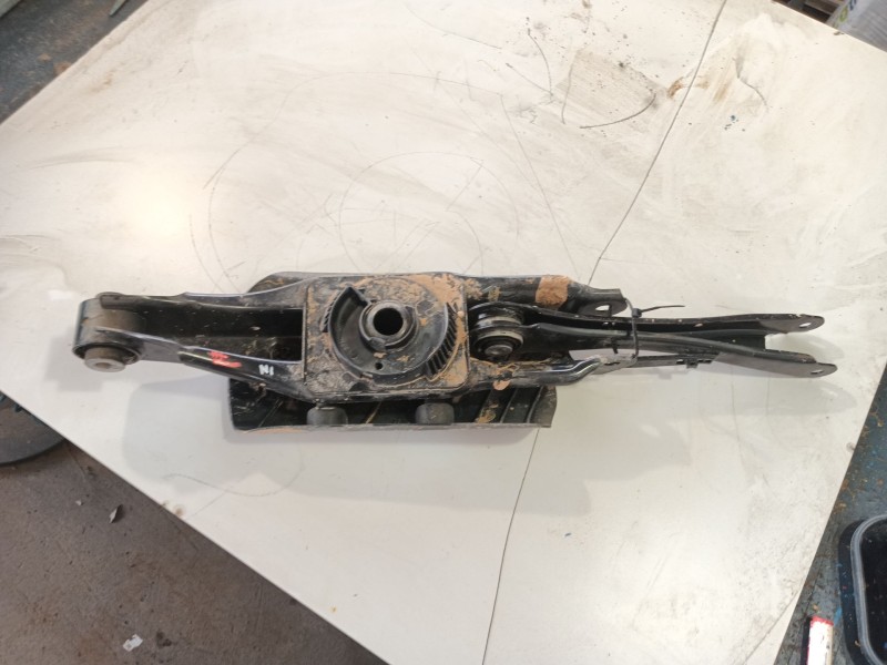 Recambio de brazo suspension inferior trasero izquierdo para volkswagen id.4 (e21) pro eléctrico referencia OEM IAM   