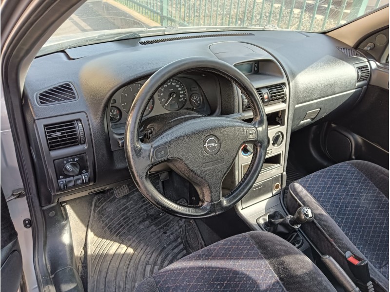 opel astra g sedán (t98) del año 2000