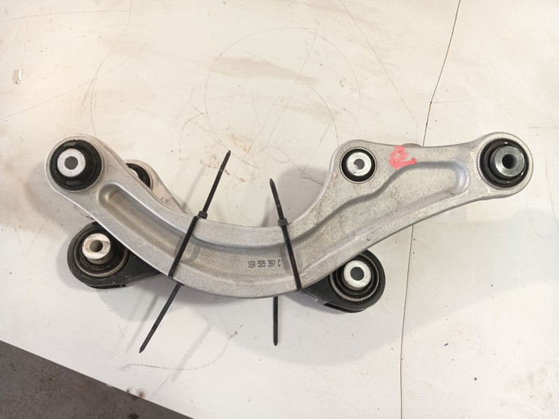 Recambio de brazo suspension superior trasero derecho para volkswagen id.4 (e21) pro eléctrico referencia OEM IAM   