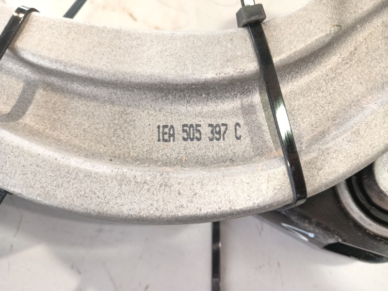 Recambio de brazo suspension superior trasero derecho para volkswagen id.4 (e21) pro eléctrico referencia OEM IAM   