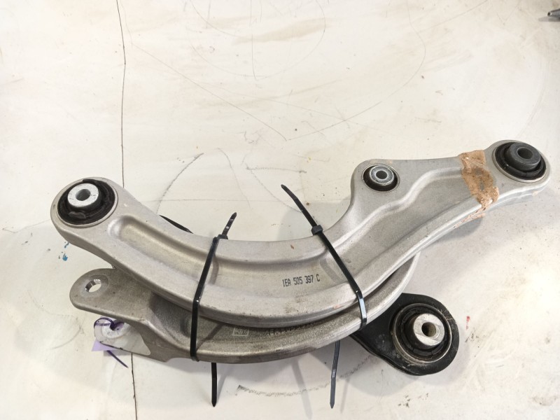 Recambio de brazo suspension superior trasero izquierdo para volkswagen id.4 (e21) pro eléctrico referencia OEM IAM   