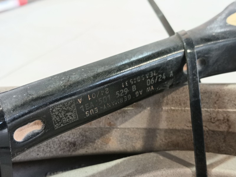 Recambio de brazo suspension superior trasero izquierdo para volkswagen id.4 (e21) pro eléctrico referencia OEM IAM   