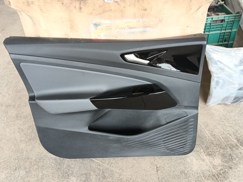 Recambio de guarnecido puerta delantera izquierda para volkswagen id.4 (e21) pro eléctrico referencia OEM IAM   