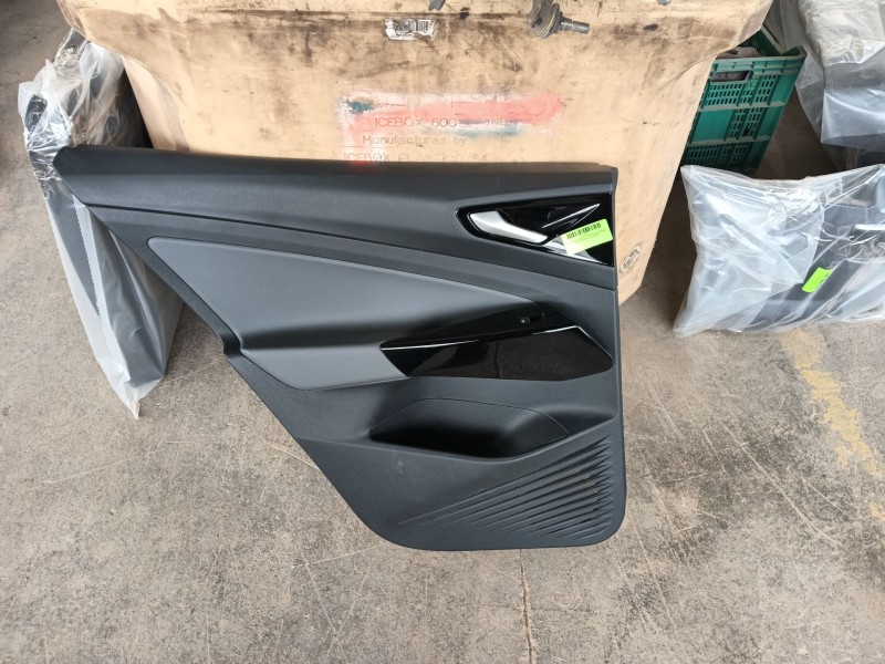 Recambio de guarnecido puerta trasera izquierda para volkswagen id.4 (e21) pro eléctrico referencia OEM IAM   