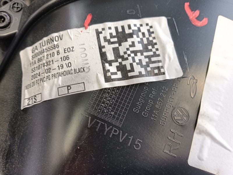 Recambio de guarnecido puerta trasera derecha para volkswagen id.4 (e21) pro eléctrico referencia OEM IAM   