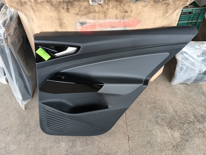 Recambio de guarnecido puerta trasera derecha para volkswagen id.4 (e21) pro eléctrico referencia OEM IAM   