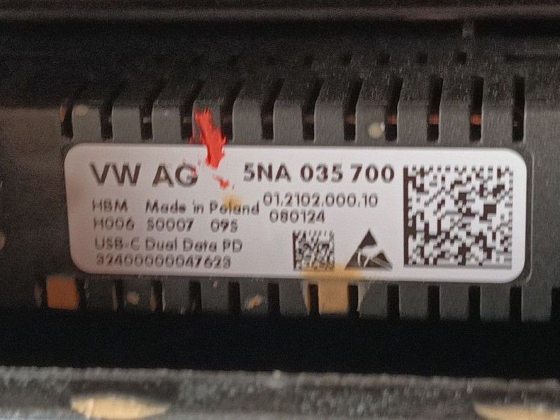 Recambio de apoyabrazos central para volkswagen id.4 (e21) pro eléctrico referencia OEM IAM   