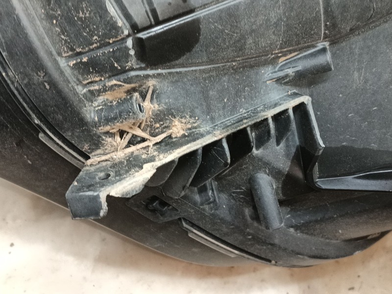 Recambio de faro izquierdo para peugeot 3008 ii suv (mc_, mr_, mj_, m4_) 1.5 bluehdi 130 referencia OEM IAM 1616878180  