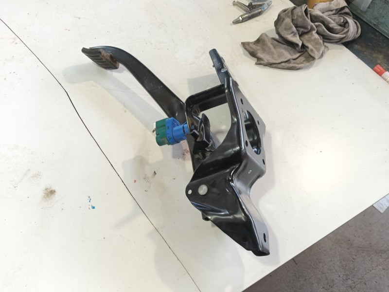 Recambio de pedal freno para land rover discovery sport (l550) 2.0 d referencia OEM IAM LR027627  