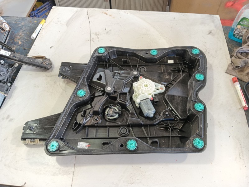 Recambio de elevalunas delantero izquierdo para volkswagen id.4 (e21) pro eléctrico referencia OEM IAM 11A837461F  