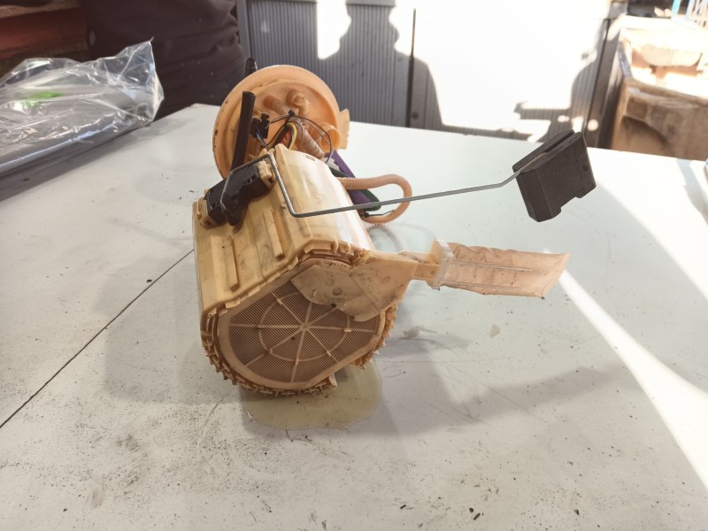 Recambio de bomba combustible para land rover discovery sport (l550) 2.0 d referencia OEM IAM LR065230  