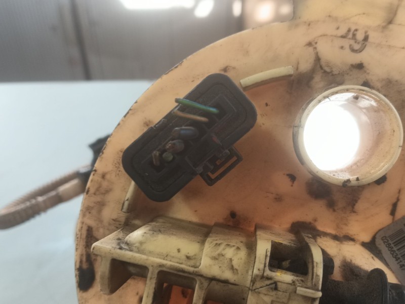 Recambio de bomba combustible para land rover range rover sport ii (l494) 4.4 sdv8 4x4 referencia OEM IAM LR038431  