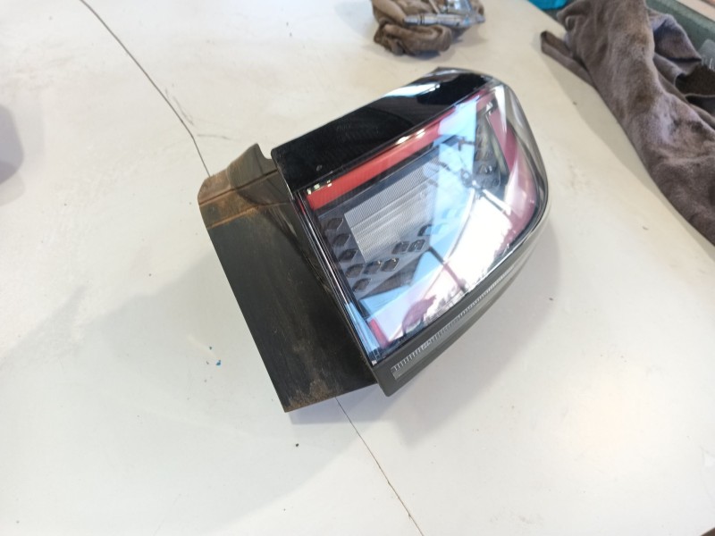 Recambio de piloto trasero derecho para volkswagen id.4 (e21) pro eléctrico referencia OEM IAM 11A945096  