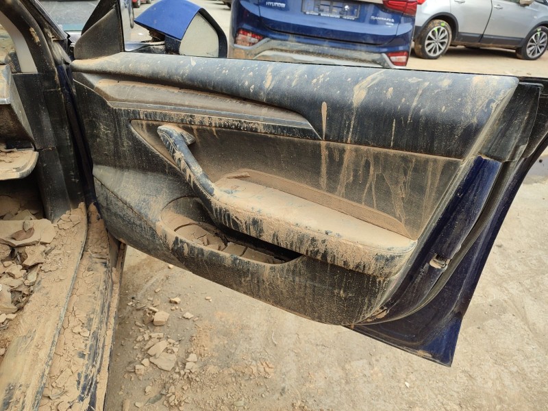 Recambio de guarnecido puerta delantera derecha para tesla model 3 ev awd referencia OEM IAM 158812702C 109000711D 