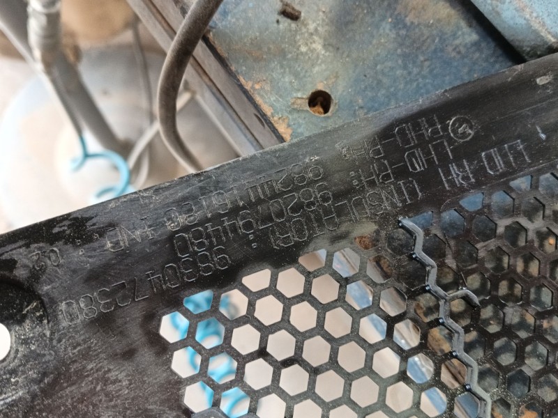 Recambio de torpedo para peugeot 2008 ii (ud_, us_, uy_, uj_, ur_, uc_) 1.2 puretech 130 referencia OEM IAM   