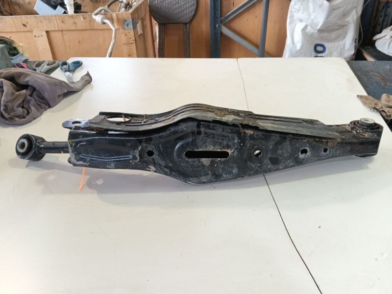 Recambio de brazo suspension inferior trasero derecho para kia sportage iv (ql, qle) 1.7 crdi referencia OEM IAM   