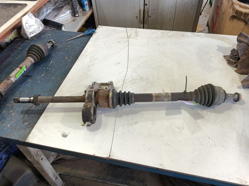 Recambio de transmision delantera derecha para citroën c4 coupé (la_) 1.6 16v referencia OEM IAM 3273AH / 3273AJ  