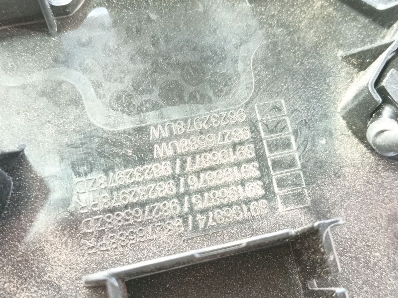 Recambio de luz interior para peugeot 2008 ii (ud_, us_, uy_, uj_, ur_, uc_) 1.2 puretech 130 referencia OEM IAM   