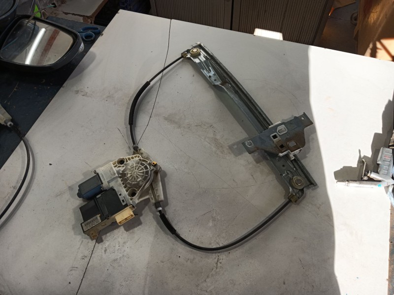 Recambio de elevalunas delantero izquierdo para citroën c4 coupé (la_) 1.6 16v referencia OEM IAM 9221S1  