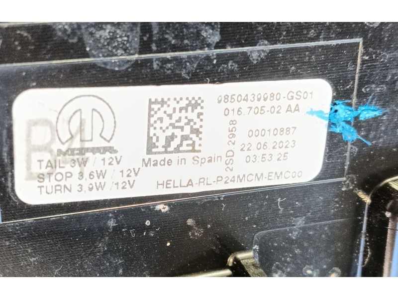 Recambio de piloto trasero derecho para peugeot 2008 ii (ud_, us_, uy_, uj_, ur_, uc_) 1.2 puretech 130 referencia OEM IAM   