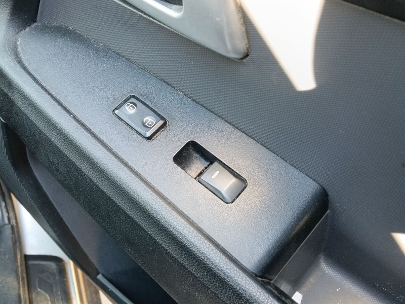 Recambio de mando elevalunas delantero derecho para kia sportage iii (sl) 1.7 crdi referencia OEM IAM   