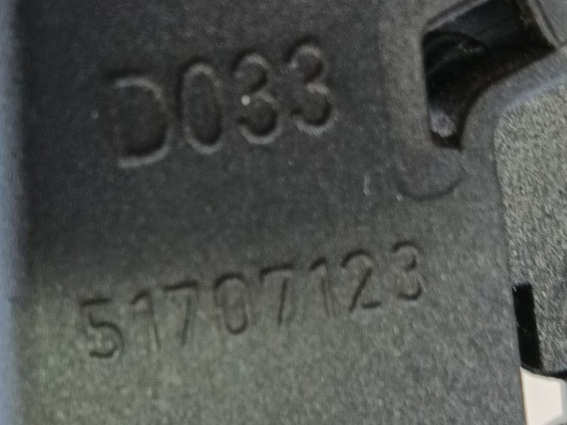 Recambio de cerradura puerta delantera izquierda para lancia musa (350_) 1.4 (350.axf1a) referencia OEM IAM 0000071751157  