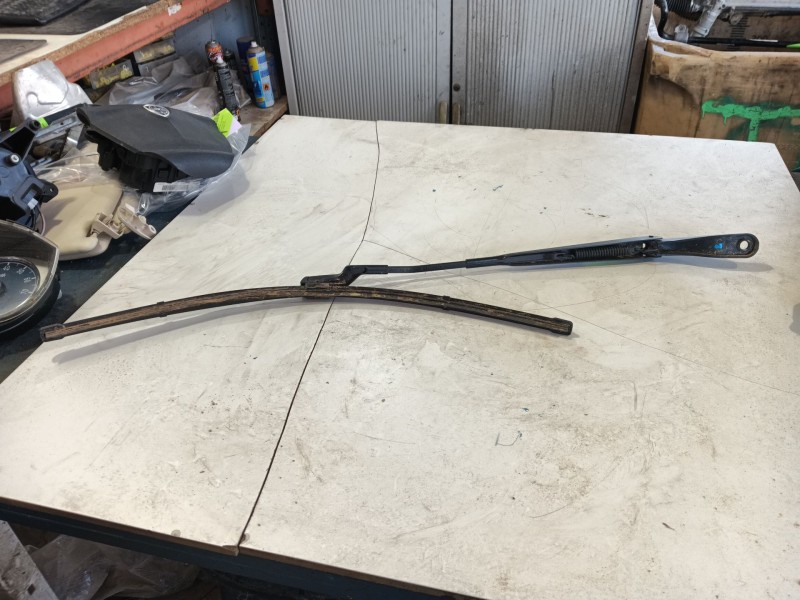 Recambio de brazo limpia delantero izquierdo para peugeot 2008 ii (ud_, us_, uy_, uj_, ur_, uc_) 1.2 puretech 130 referencia OEM